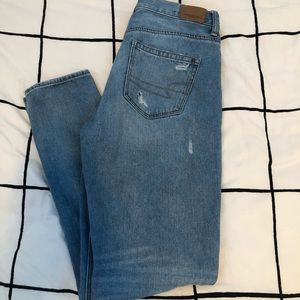 american eagle mom jeans
